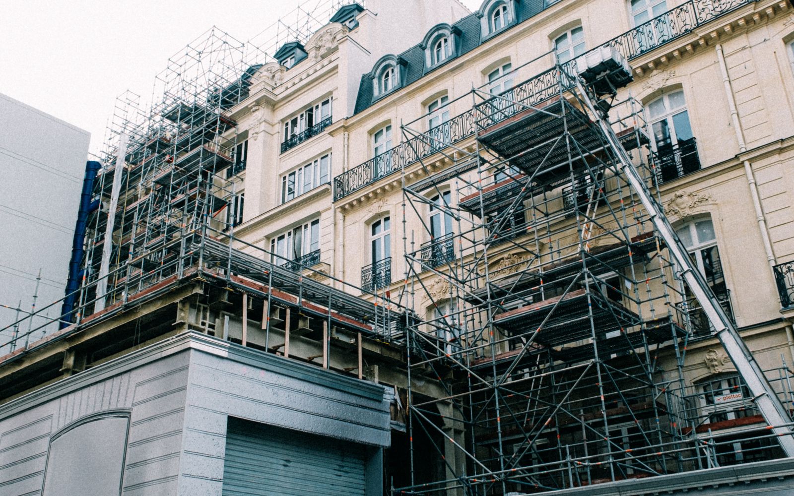 Gebäude in Renovation